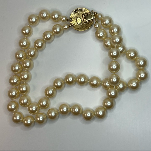 Vintage Carolee Faux Pearl Gold Tone Choker Necklace - Picture 7 of 16